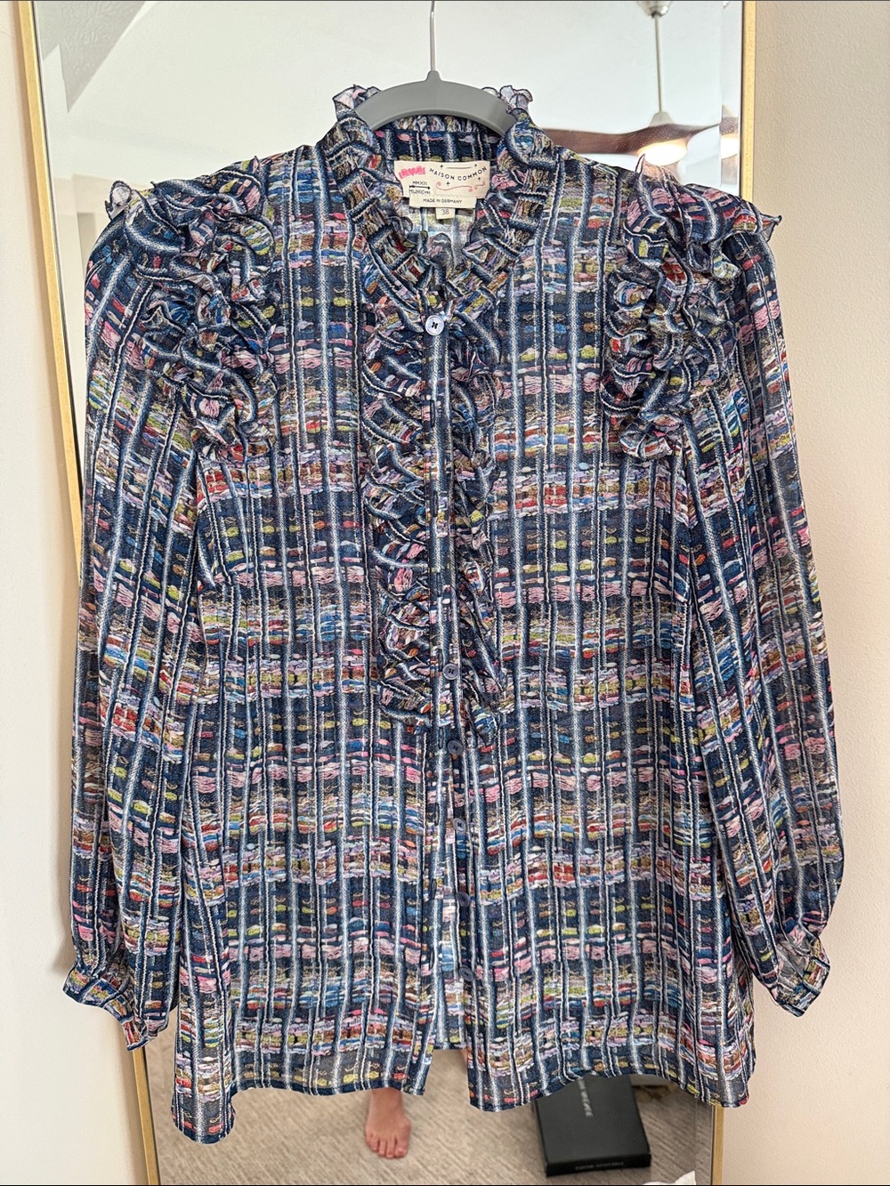 Vintage-Inspired Ruffle Button-Front Blouse in Navy Multi